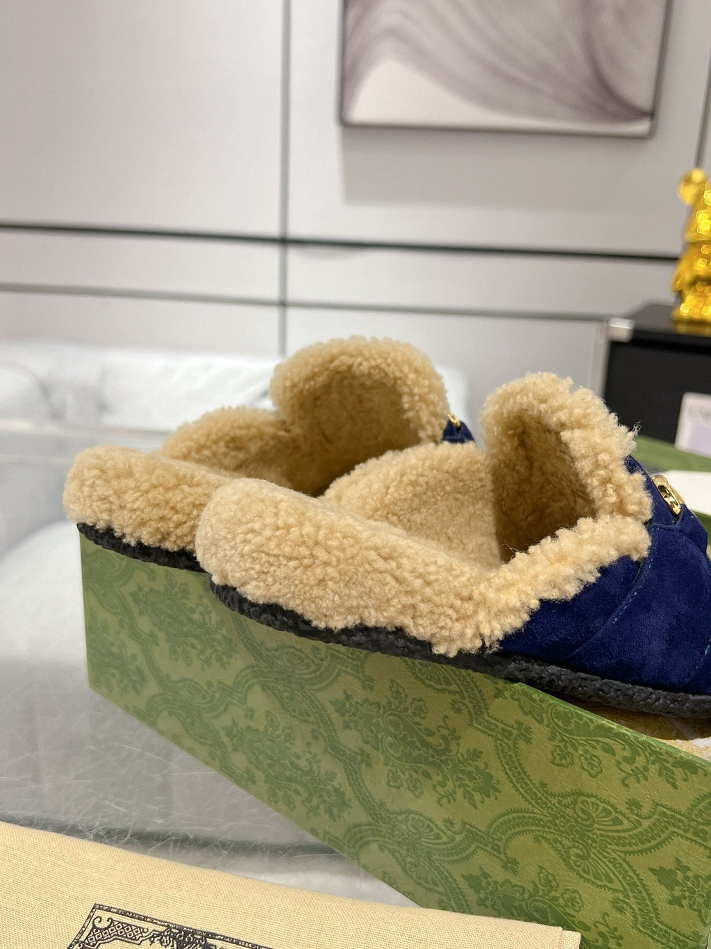 GUCCI HORSEBIT MULE IN ROYAL BLUE SUEDE AND FLEECE LINING