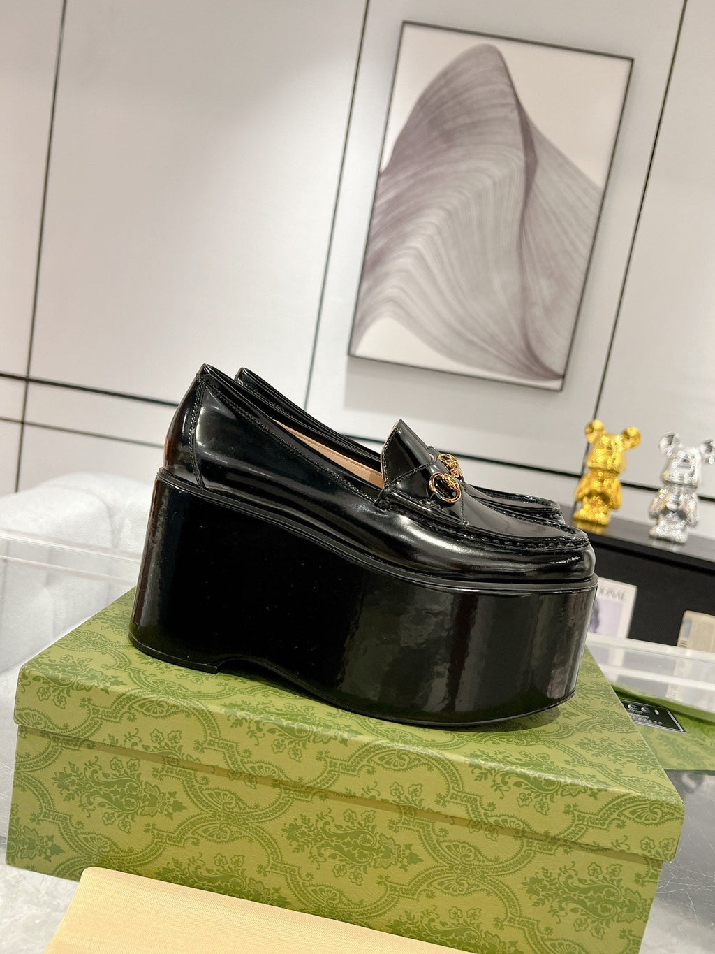 GUCCI HORSEBIT PLATFORM LOAFER GLOSSY BLACK CALFSKIN