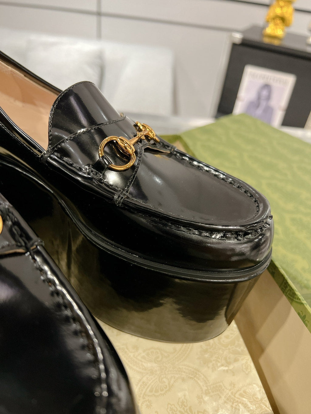 GUCCI HORSEBIT PLATFORM LOAFER GLOSSY BLACK CALFSKIN