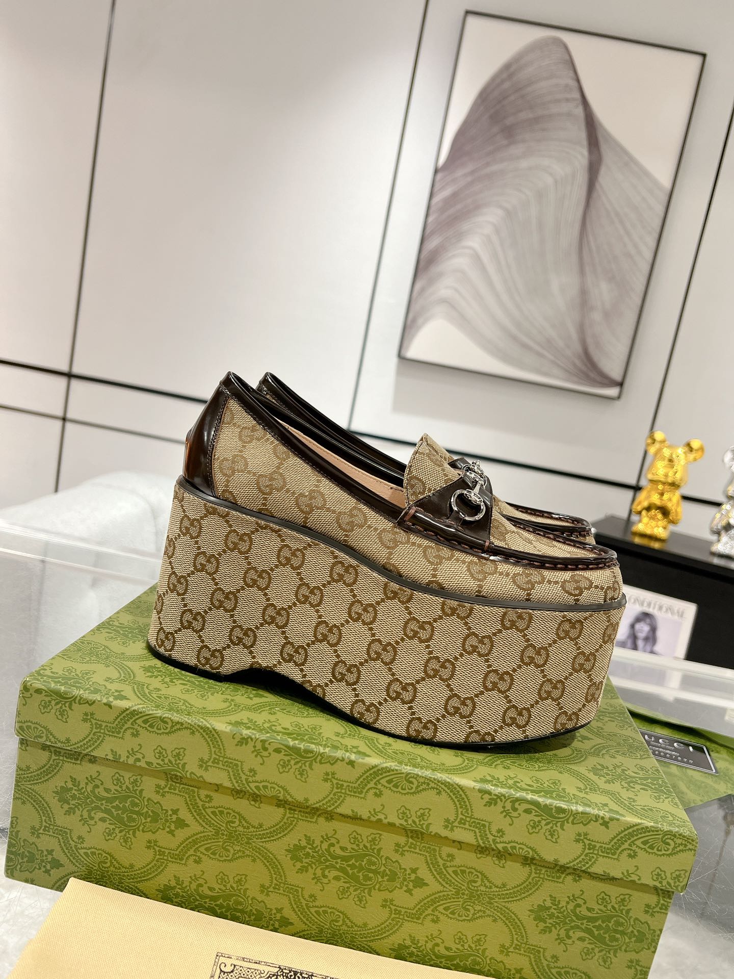 GUCCI HORSEBIT PLATFORM LOAFER LIGHT BROWN CALFSKIN