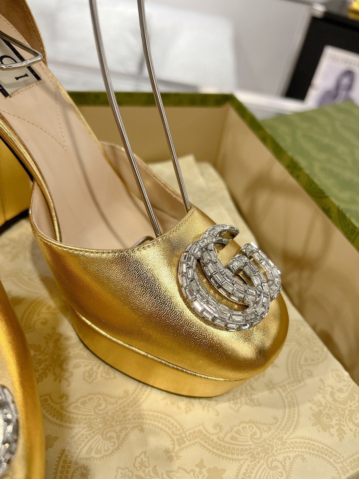 GUCCI CRYSTALS PLATFORM PUMPS METALLIC GOLD CALFSKIN