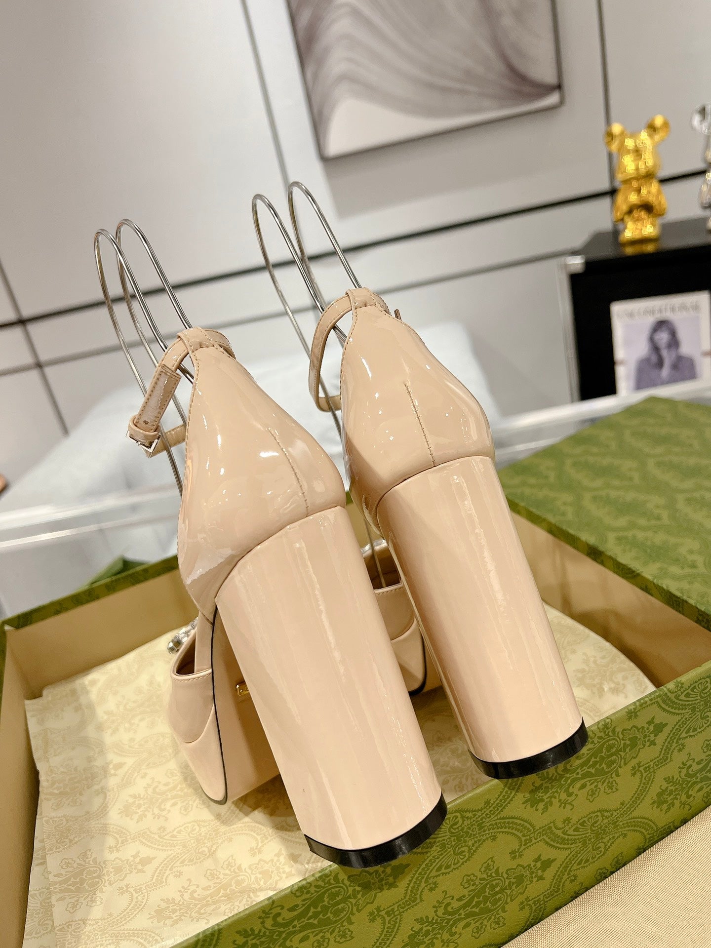 GUCCI CRYSTALS PLATFORM PUMPS CREAM CALFSKIN