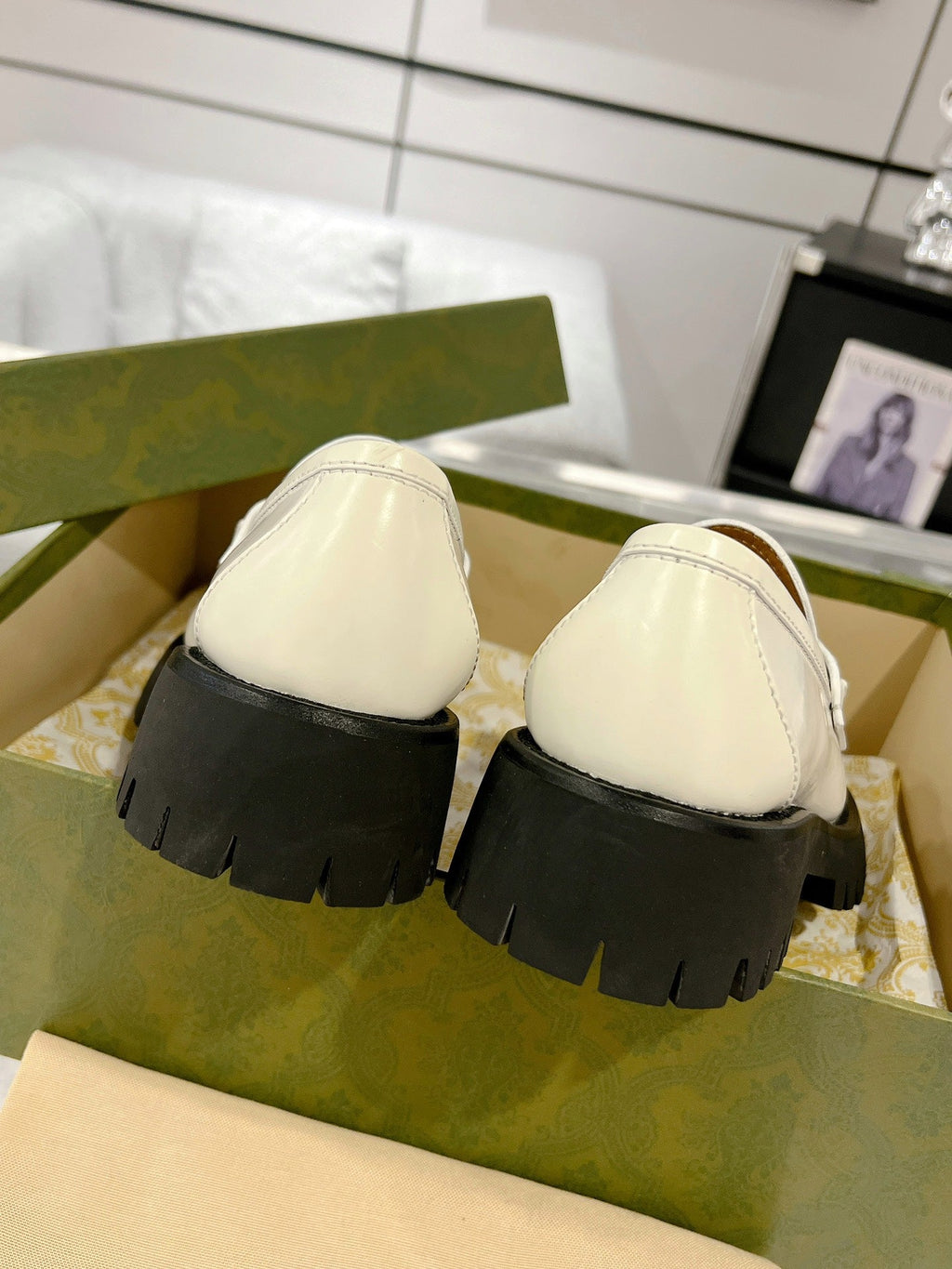 GUCCI LOAFER WITH HORSEBIT WHITE CALFSKIN