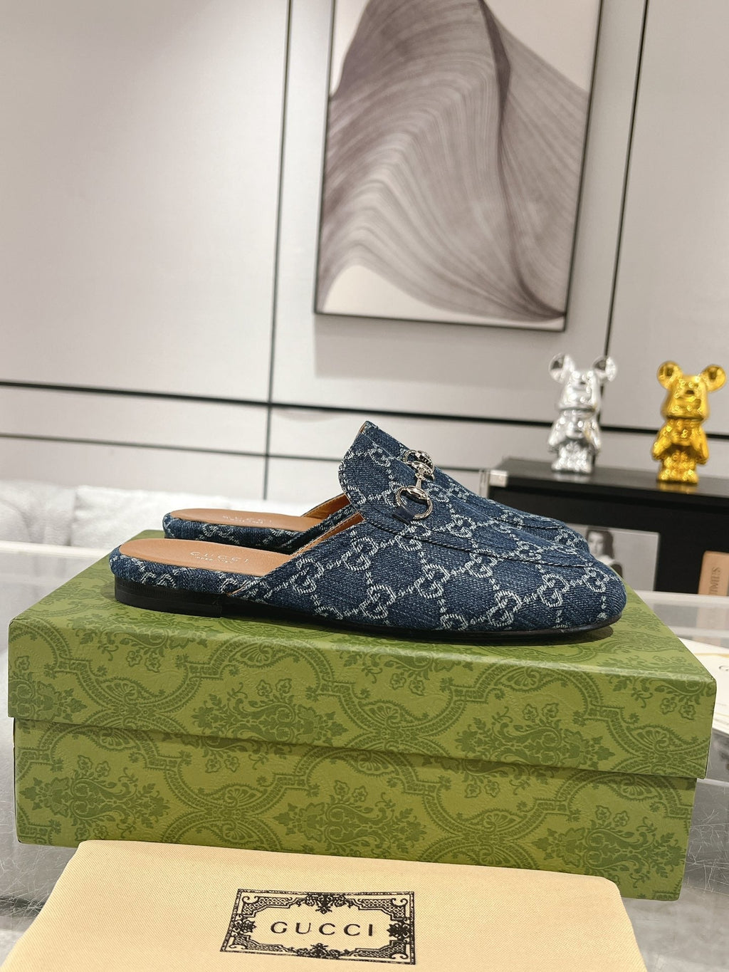 GUCCI MEN'S MULE WITH HORSEBIT IN DENIM BLUE MONOGRAM JACQUARD FABRIC