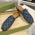 GUCCI MEN'S MULE WITH HORSEBIT IN DENIM BLUE MONOGRAM JACQUARD FABRIC