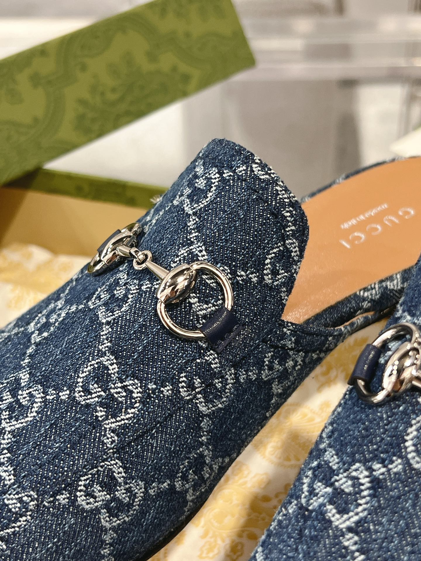 GUCCI MEN'S MULE WITH HORSEBIT IN DENIM BLUE MONOGRAM JACQUARD FABRIC