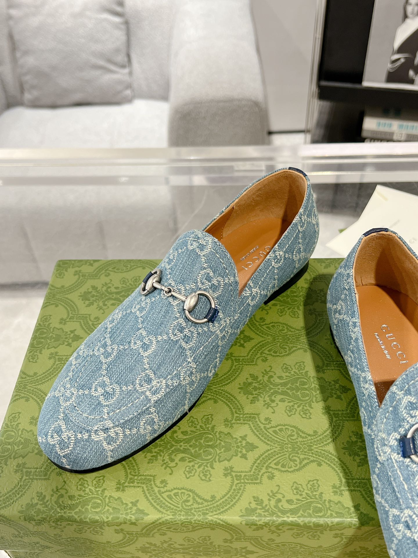 GUCCI MEN'S LOAFER WITH HORSEBIT IN SAPHIRE BLUE MONOGRAM JACQUARD FABRIC