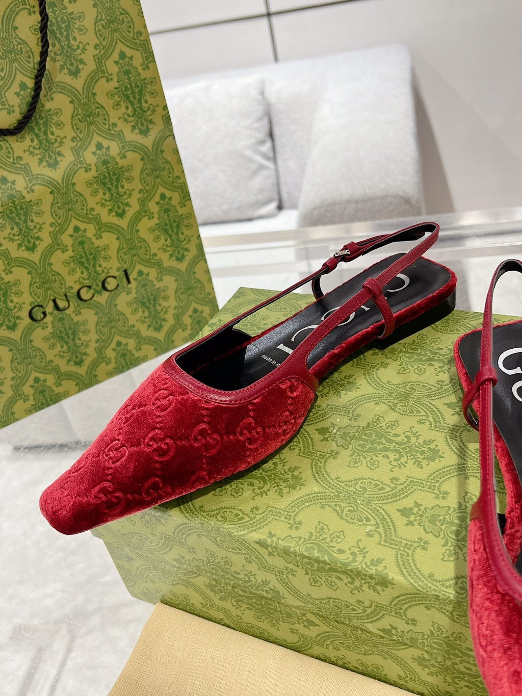GUCCI SLINGBACK FLATS CHERRY VELVET