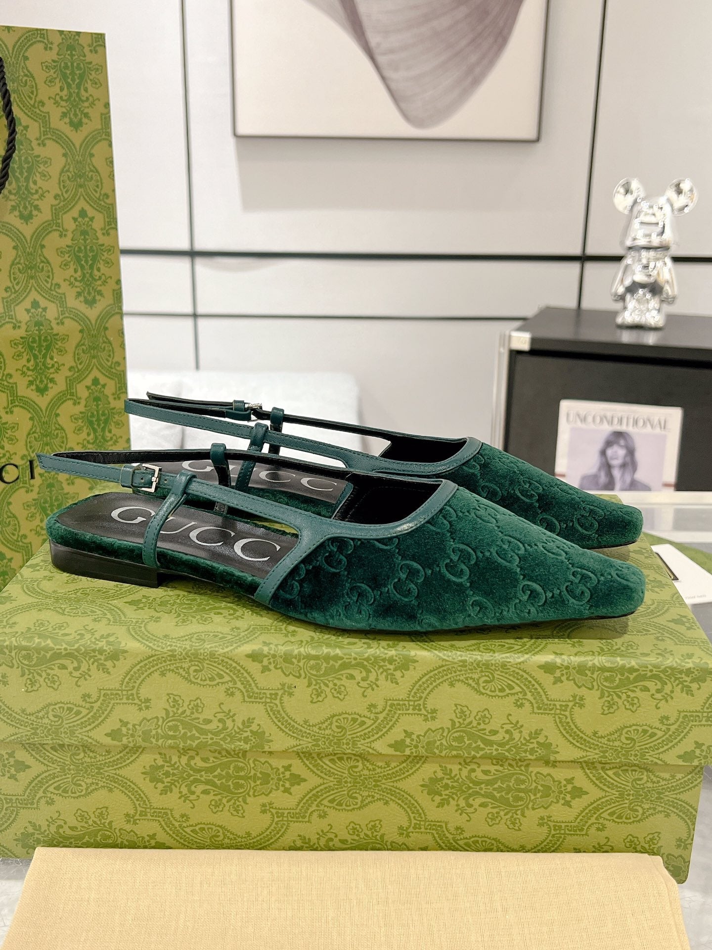 GUCCI SLINGBACK FLATS CASTLETON GREEN VELVET