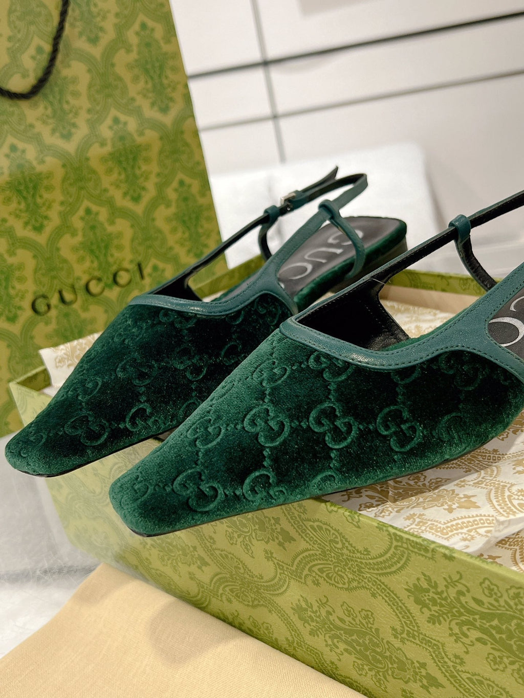 GUCCI SLINGBACK FLATS CASTLETON GREEN VELVET