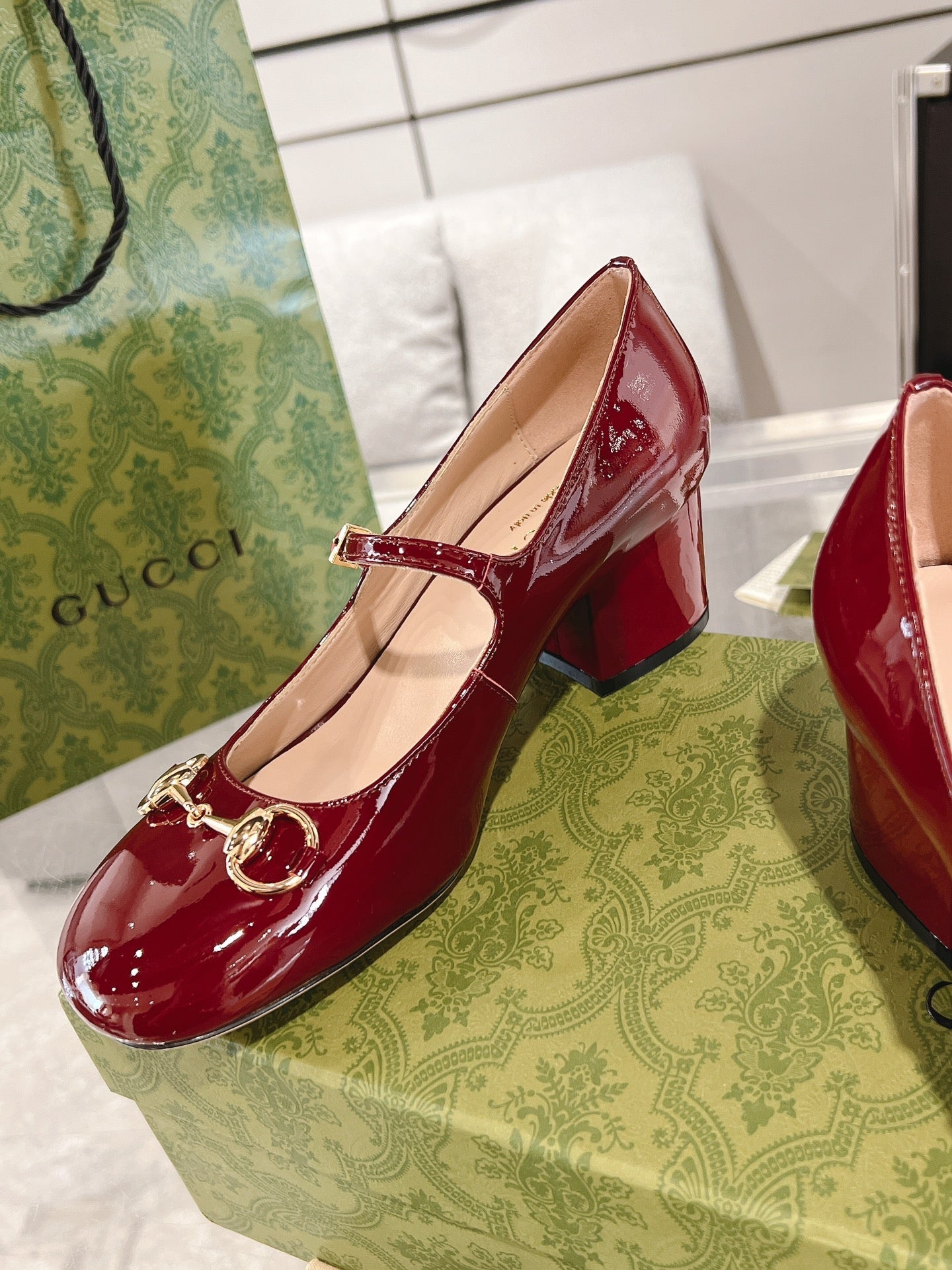 GUCCI HORSEBIT MARY JANE HEEL IN CRIMSON RED CALFSKIN GOLD HARDWARE