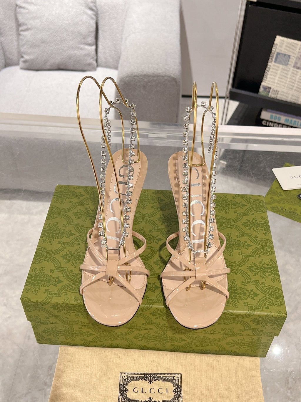GUCCI STRAPPY SANDAL WITH RHINESTONE CHAIN IN BEIGE PATENT LEATHER