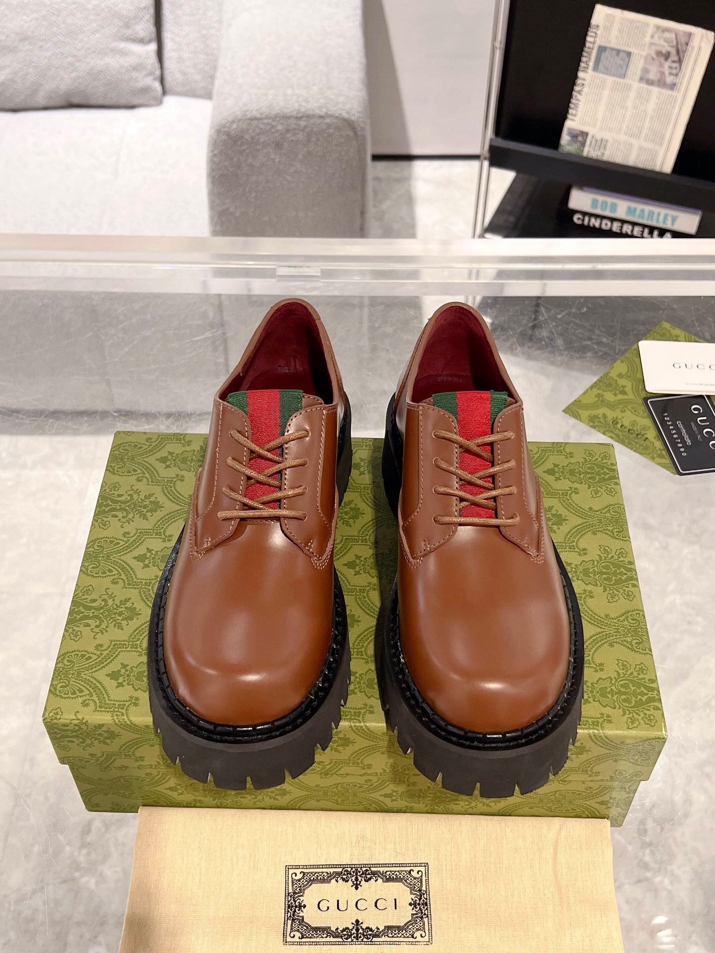 GUCCI LACE-UP LOAFER WITH WEB IN CARAMEL BROWN SHINY LEATHER
