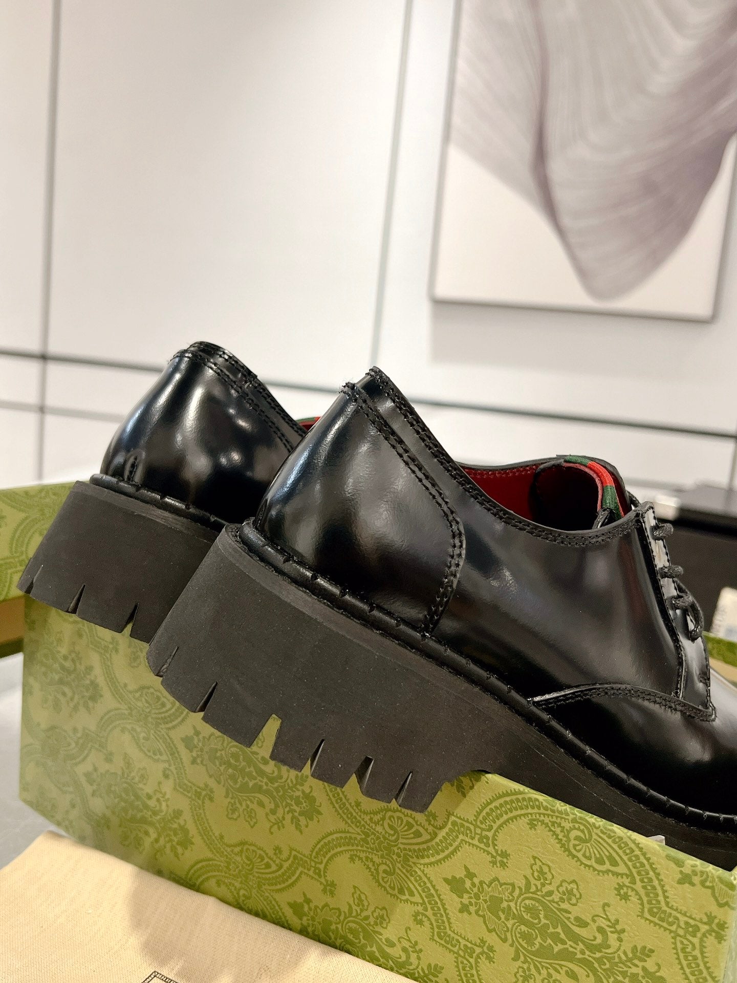 GUCCI LACE-UP LOAFER WITH WEB IN BLACK SHINY LEATHER