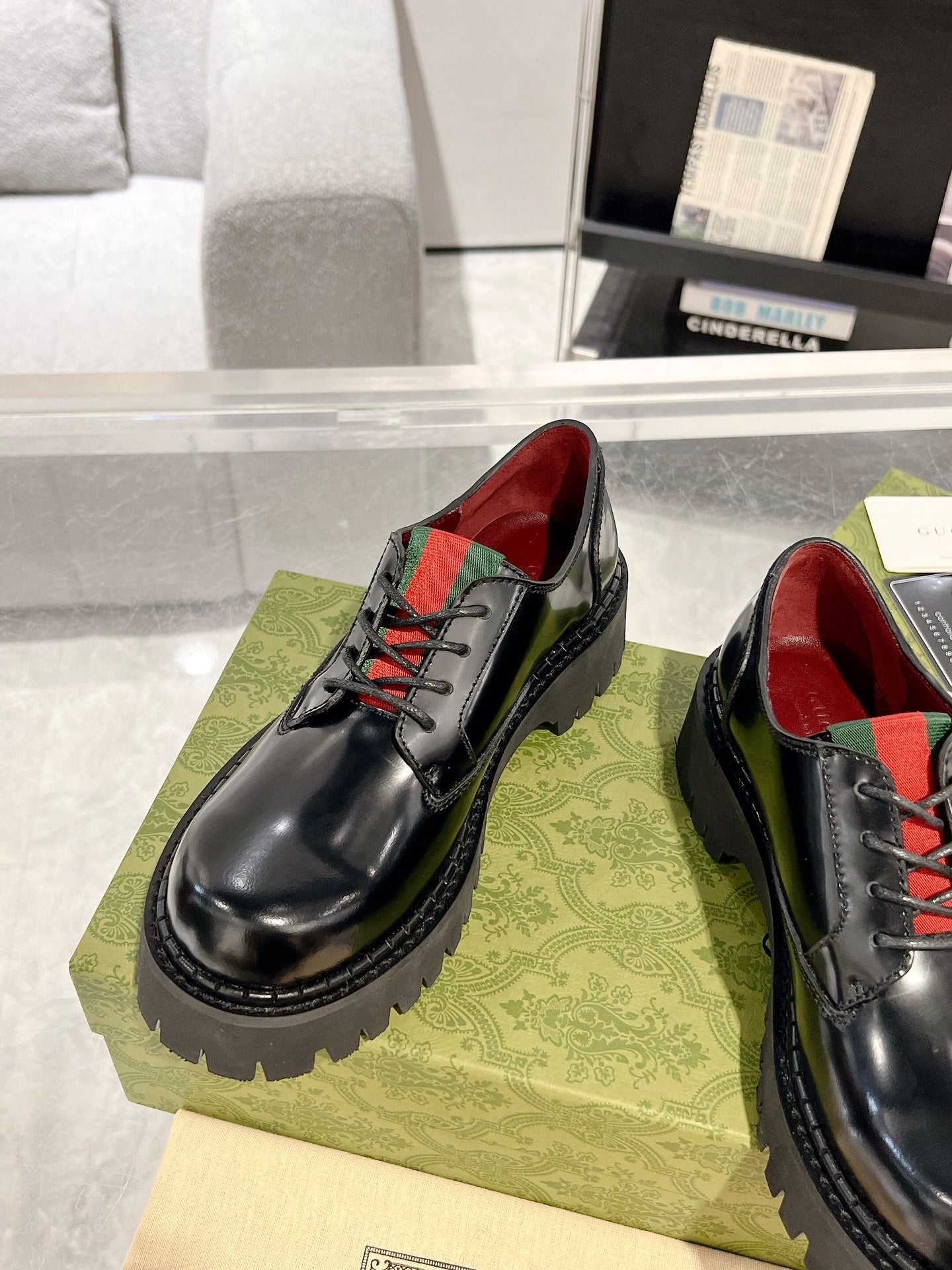 GUCCI LACE-UP LOAFER WITH WEB IN BLACK SHINY LEATHER