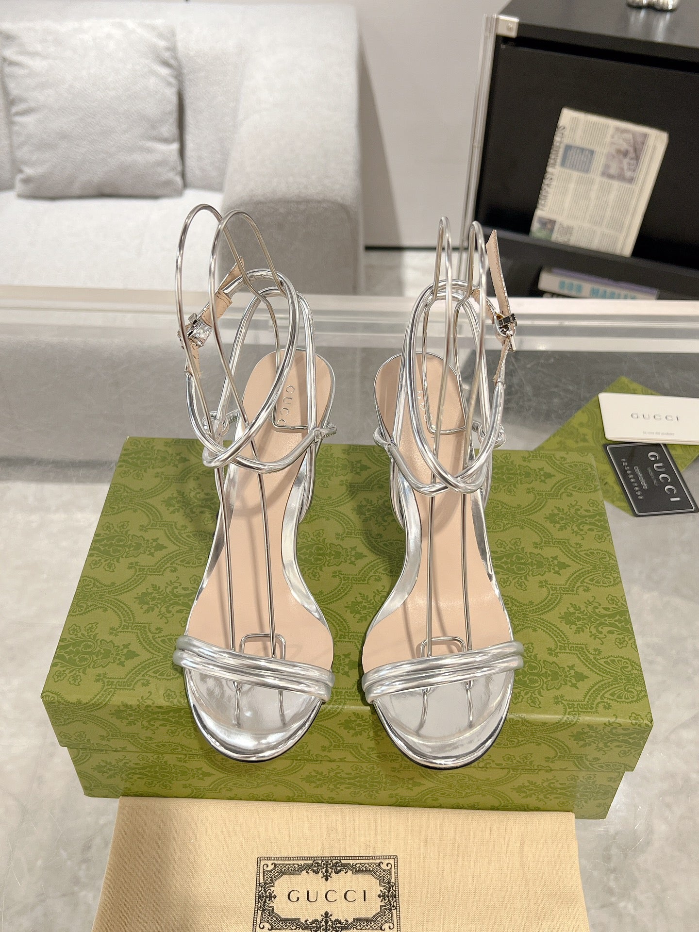 GUCCI 105 STRAPPY SANDAL SILVER CALFSKIN
