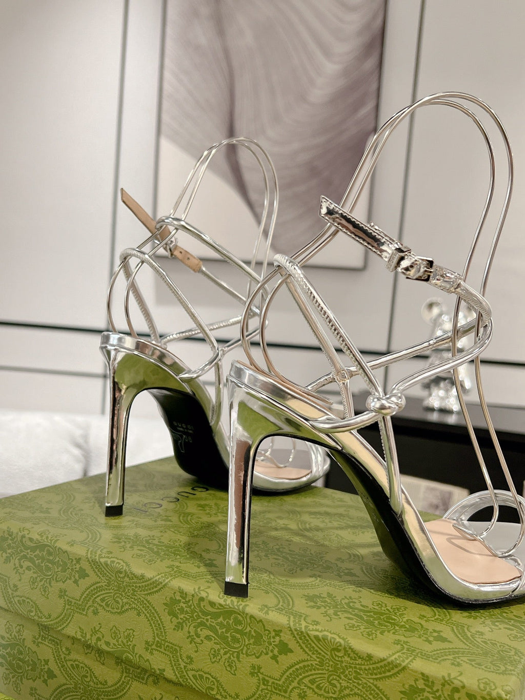 GUCCI 105 STRAPPY SANDAL SILVER CALFSKIN