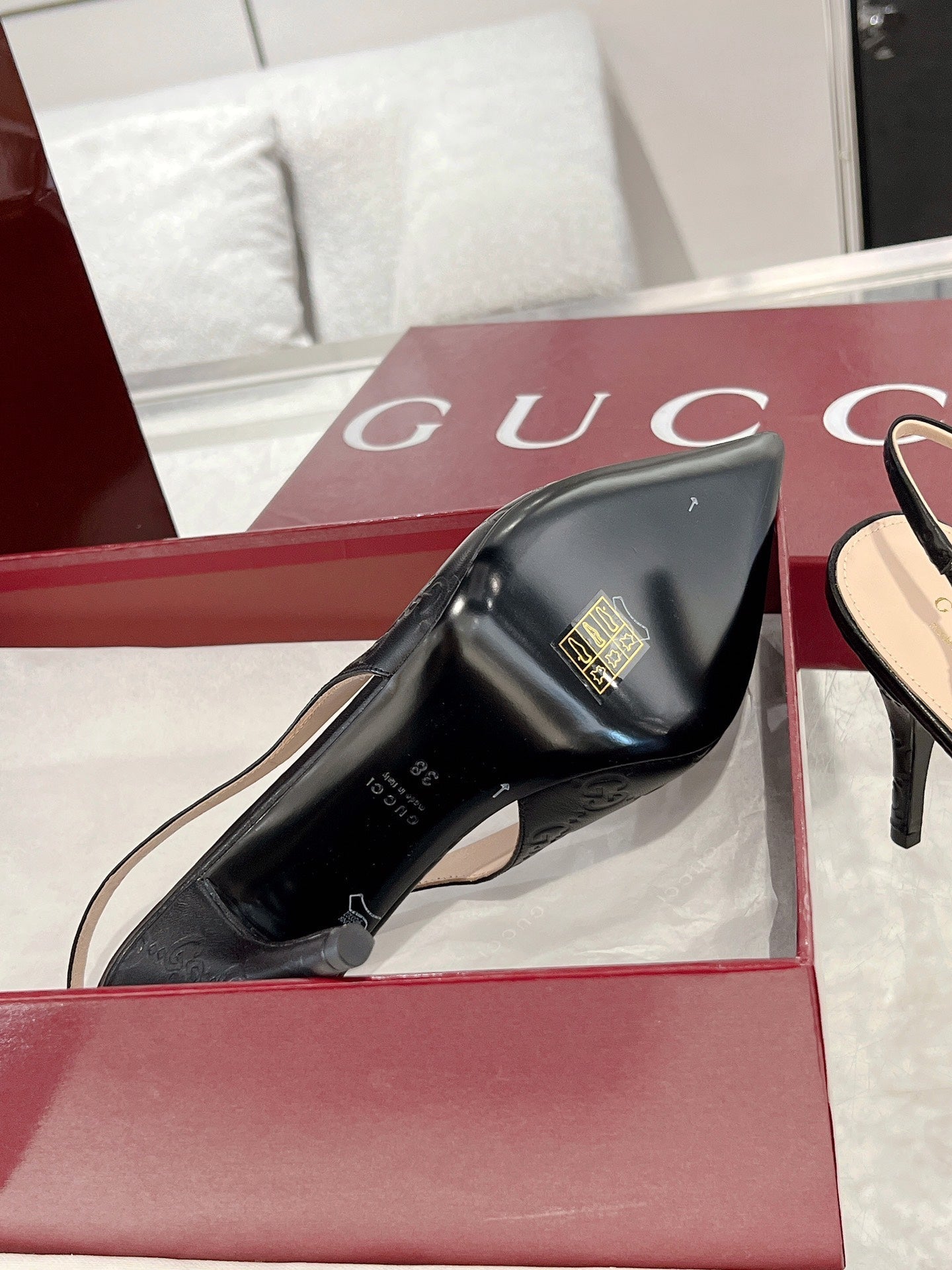 GUCCI HIGH SLINGBACK 10.5 CM IN BLACK GLOSSY EMBOSSED SUEDE AND SHEEPSKIN LINING