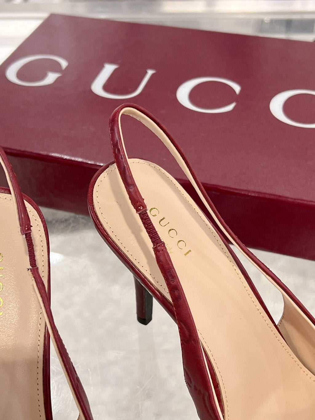 GUCCI HIGH SLINGBACK 10.5 CM IN WINE RED GLOSSY EMBOSSED SUEDE AND SHEEPSKIN LINING
