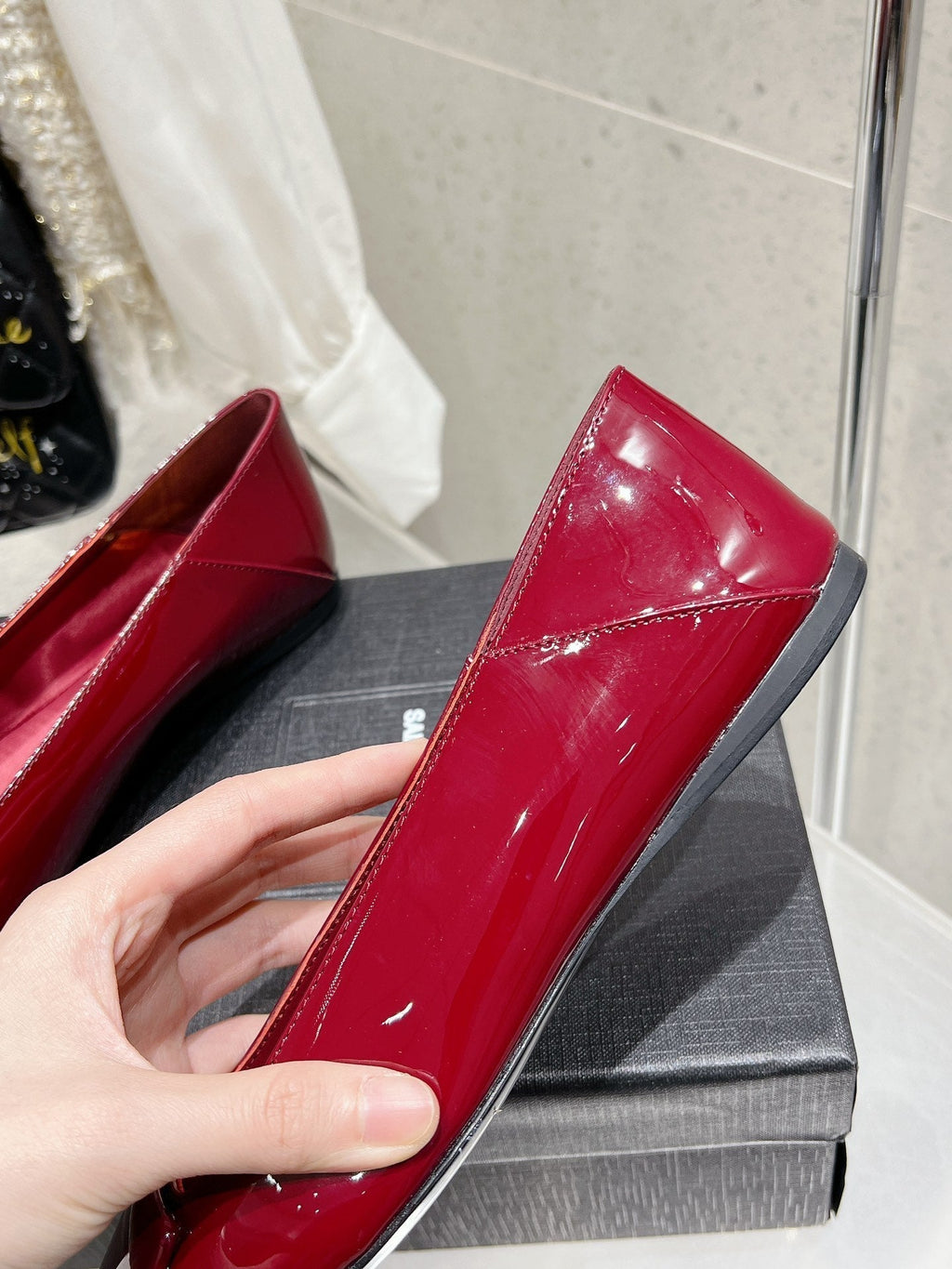 LOUIS VUITTON BALLERINA FLATS IN RUBY RED PATENT CALFSKIN