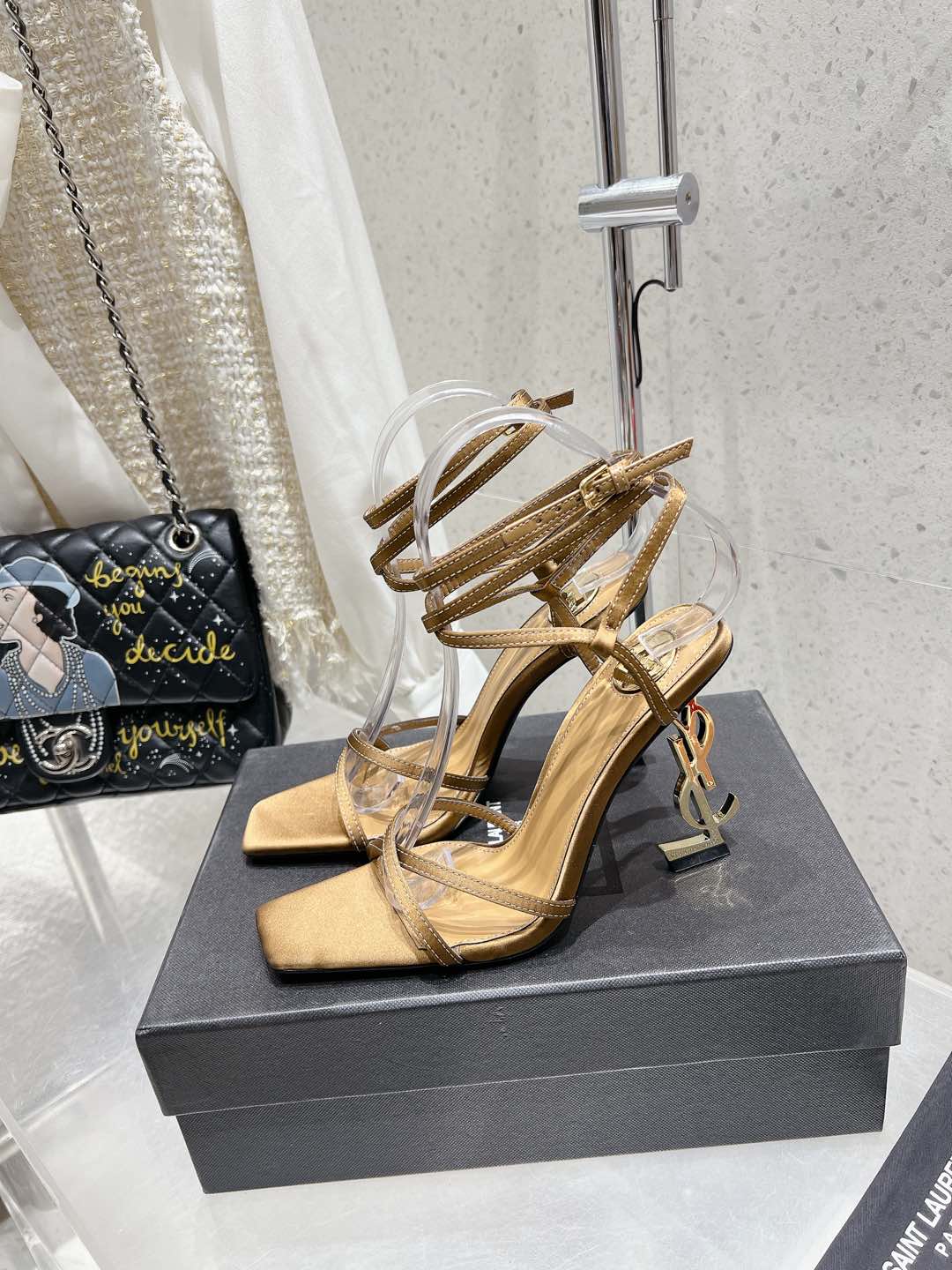LOUIS VUITTON HIGH-HEEL 85 MM SANDAL MULE IN METALLIC GOLD SILK