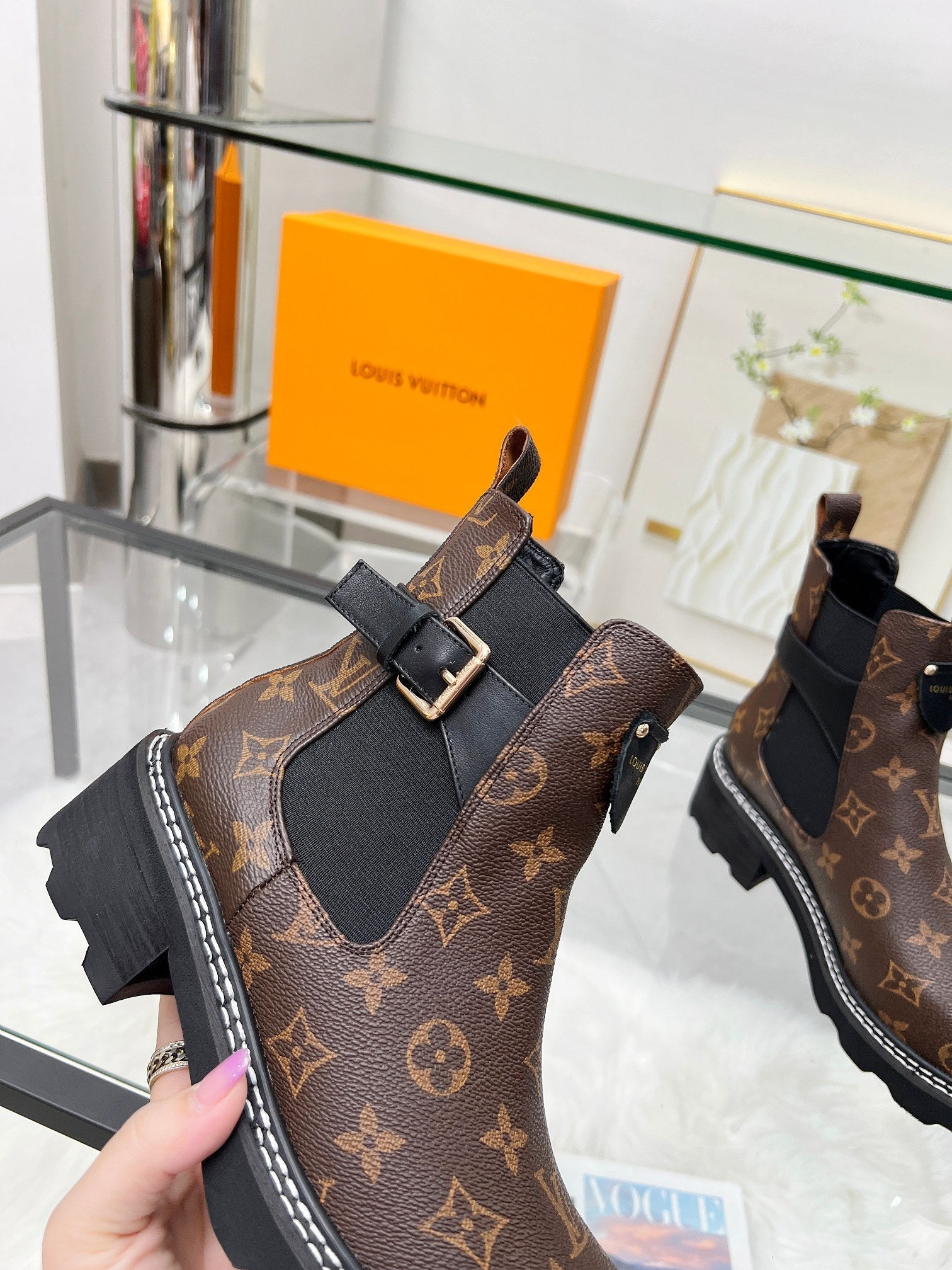 LOUIS VUITTON LV WOMEN'S SHORT BOOTS IN CHOCOLATE BROWN MONOGRAM CALFSKIN