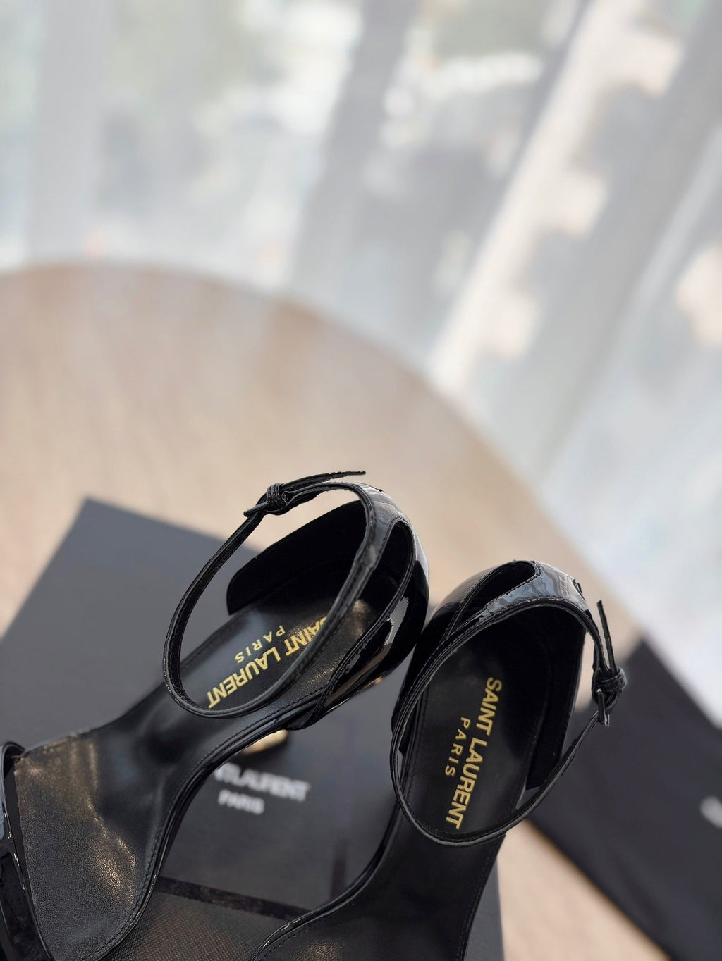 LOUIS VUITTON CLASSIC HIGH HEELS 10 CM IN BLACK PATENT CALFSKIN
