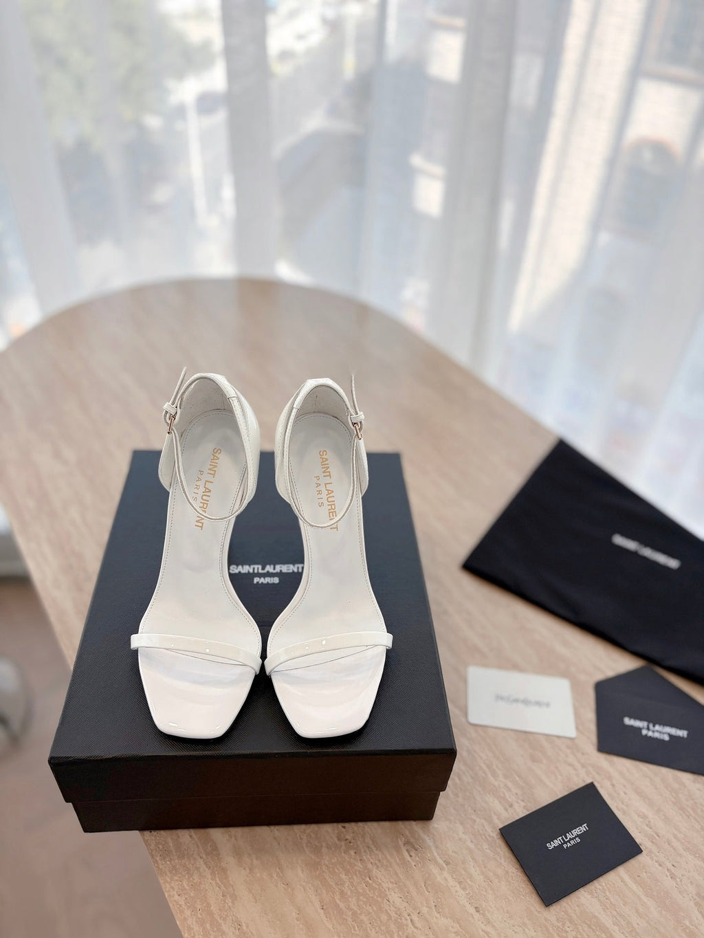 LOUIS VUITTON CLASSIC HIGH HEELS 10 CM IN WHITE PATENT CALFSKIN