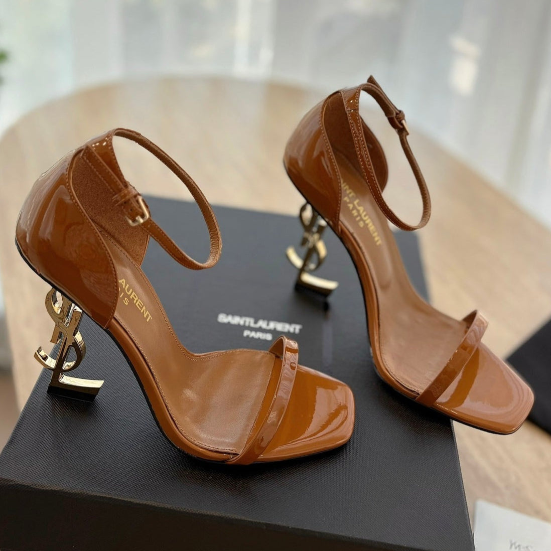 LOUIS VUITTON CLASSIC HIGH HEELS 10 CM IN BRONZE BROWN PATENT CALFSKIN