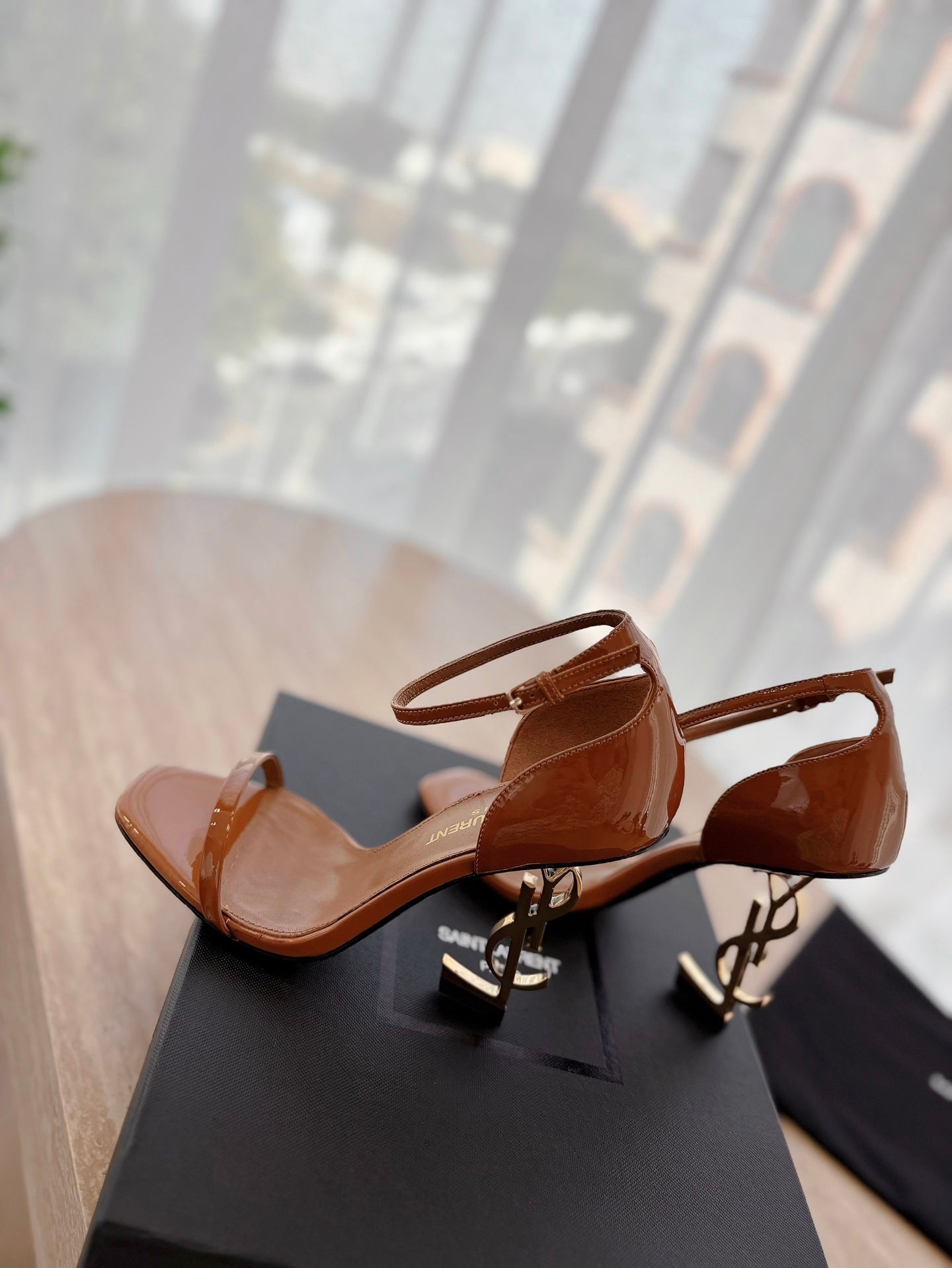 LOUIS VUITTON CLASSIC HIGH HEELS 10 CM IN BRONZE BROWN PATENT CALFSKIN