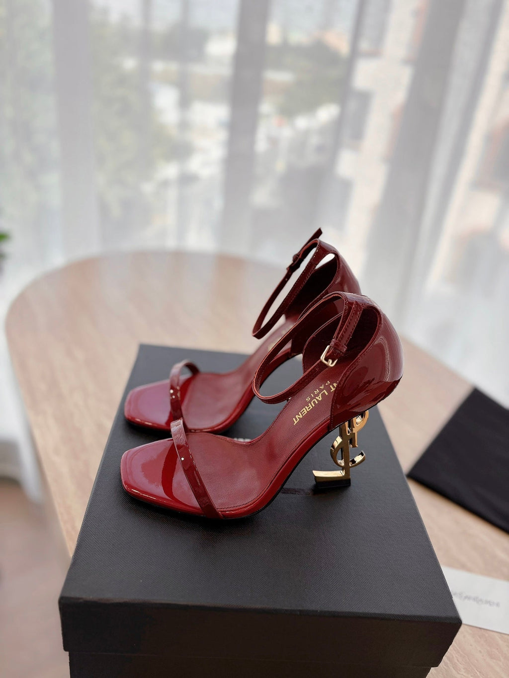 LOUIS VUITTON CLASSIC HIGH HEELS 10 CM IN CRIMSON RED PATENT CALFSKIN