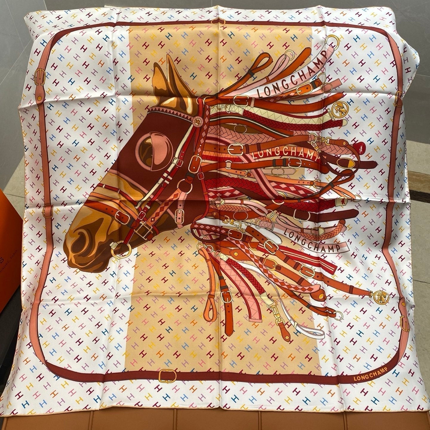 HERMES HERMES 25S SCARF 90 IN SILK 703680