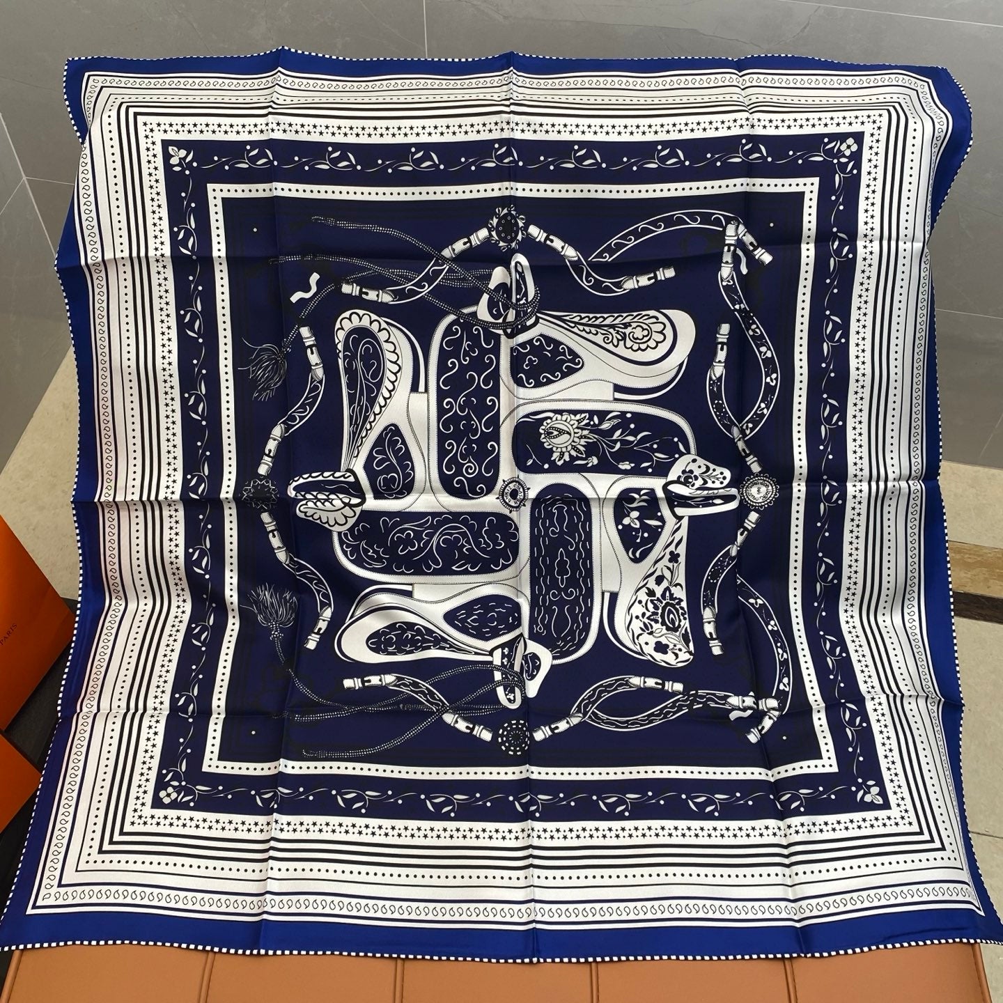 HERMES HERMES 25S SCARF 90 IN SILK 718485