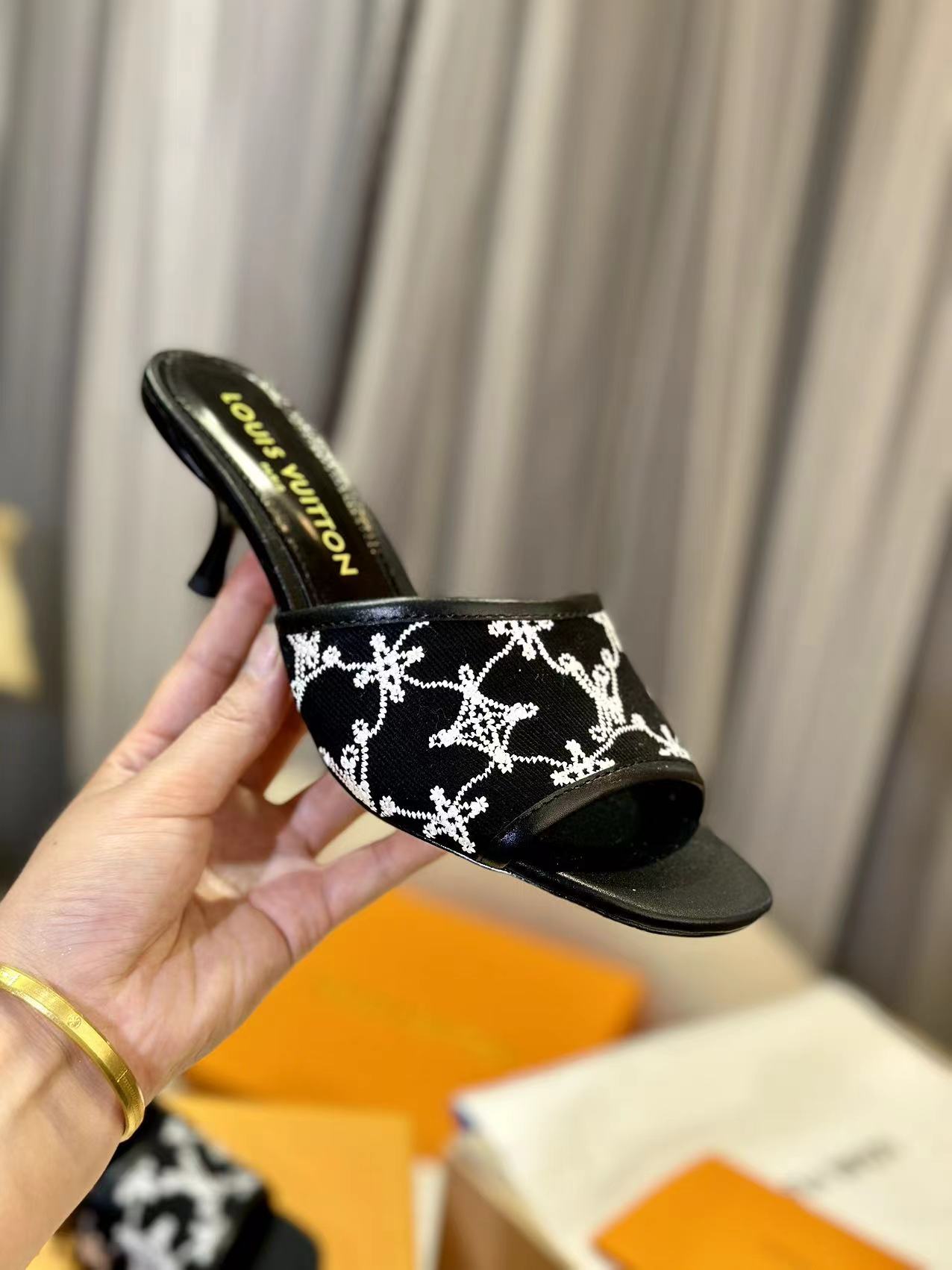 LOUIS VUITTON NEO REVIVAL HIGH MULE 55 MM IN BLACK EMBROIDERED FABRIC
