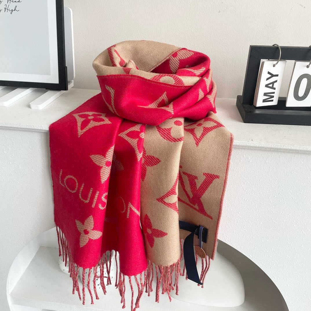 LOUIS VUITTON ESSENTIAL SCARF 186 CM IN CHERRY RED WOOL 399772