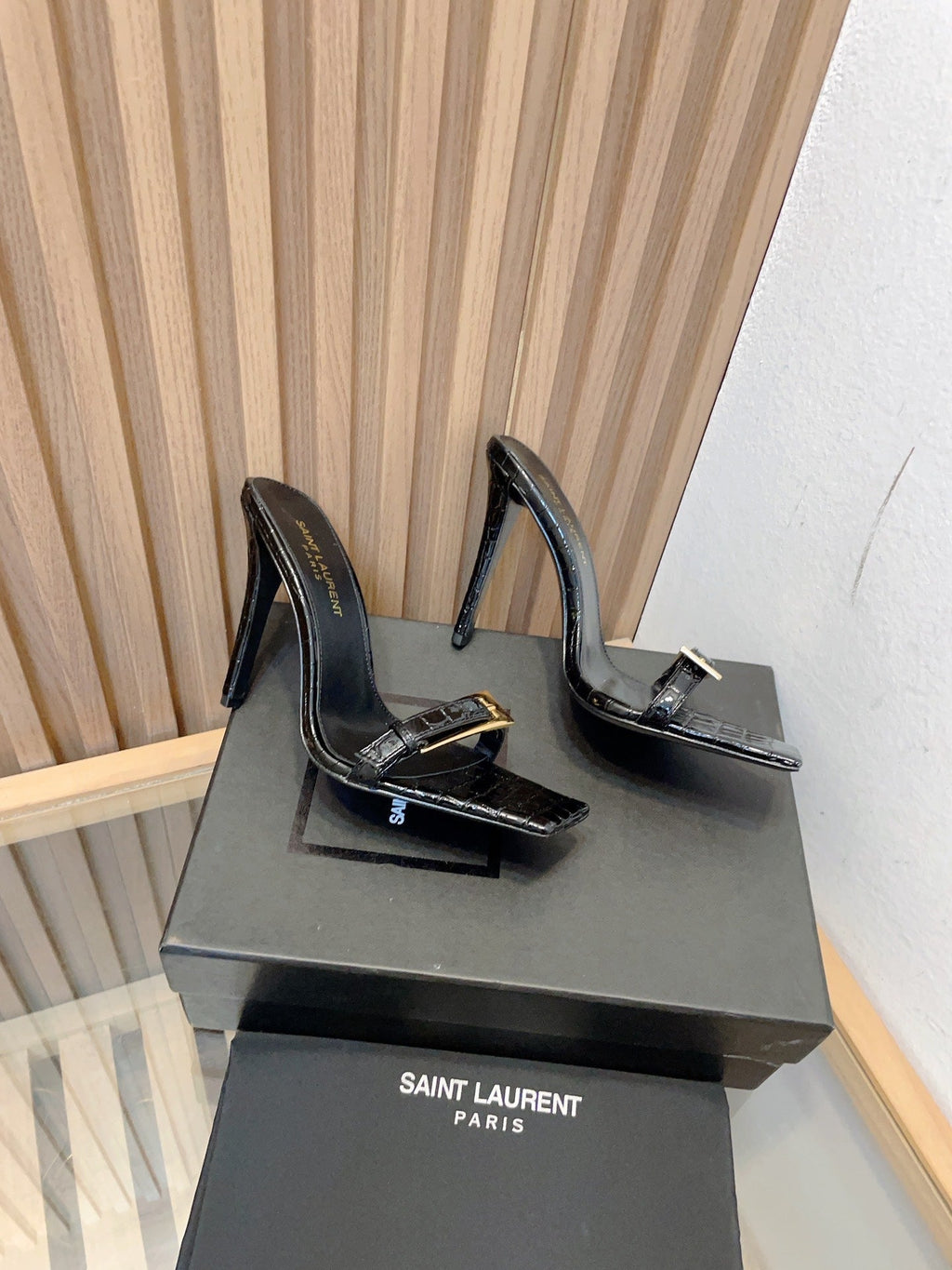 SL SQUARE TOED NUIT PUMPS BLACK CALFSKIN