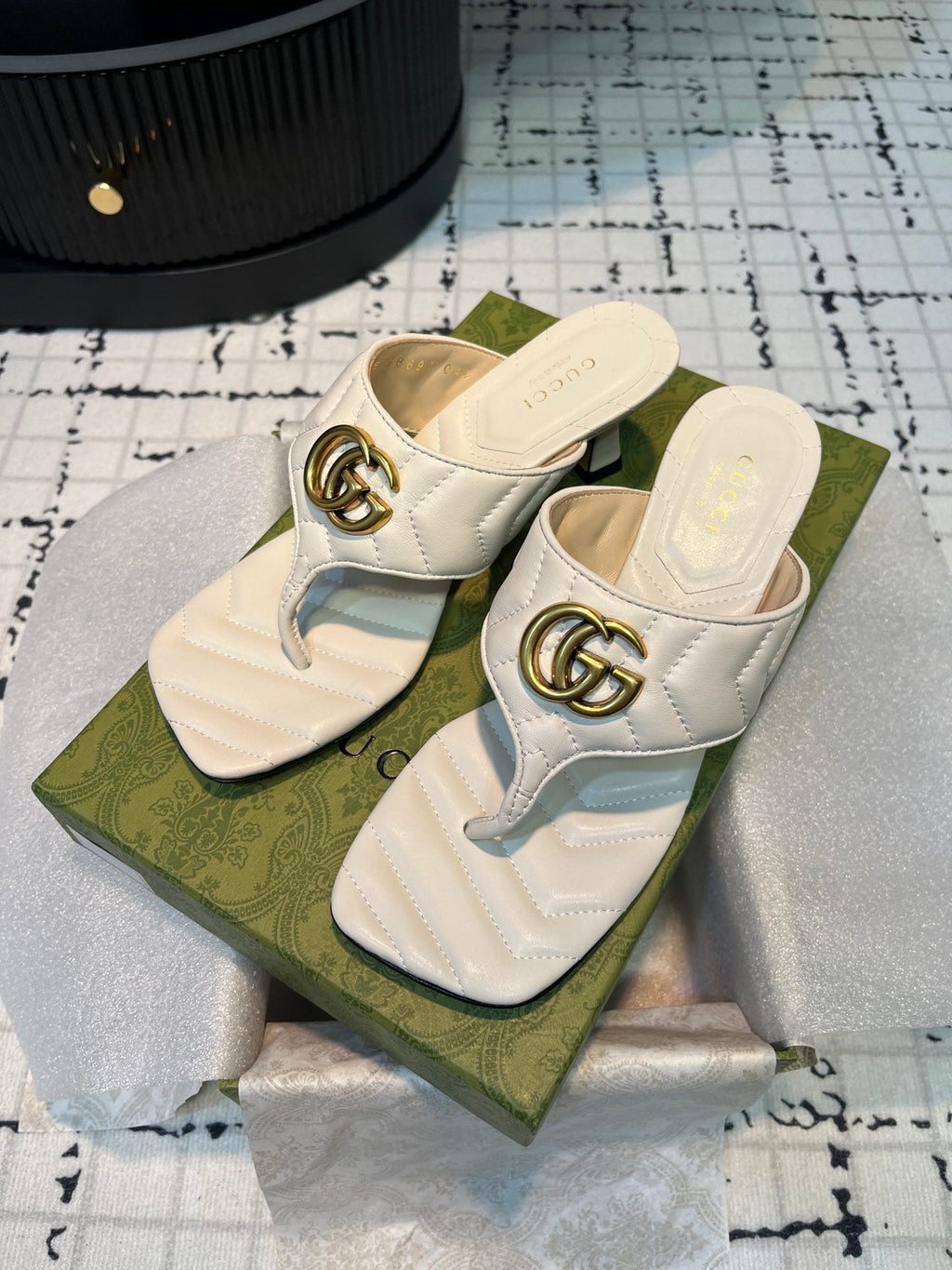 GUCCI THONG SANDALS 55 WHITE CALKSKIN