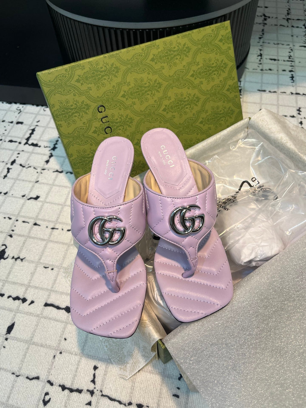GUCCI THONG SANDALS 55 LAVENDER CALKSKIN