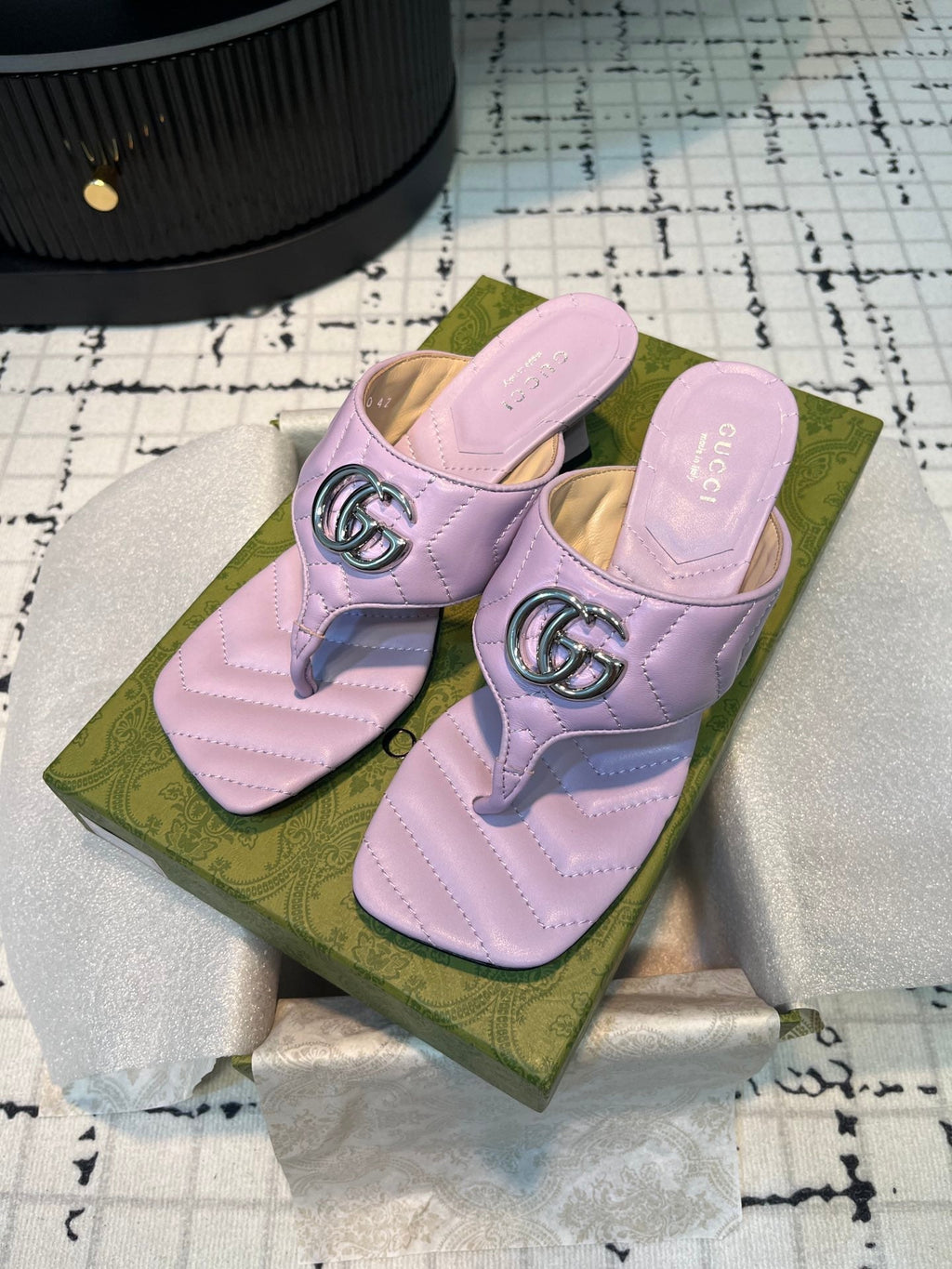 GUCCI THONG SANDALS 55 LAVENDER CALKSKIN