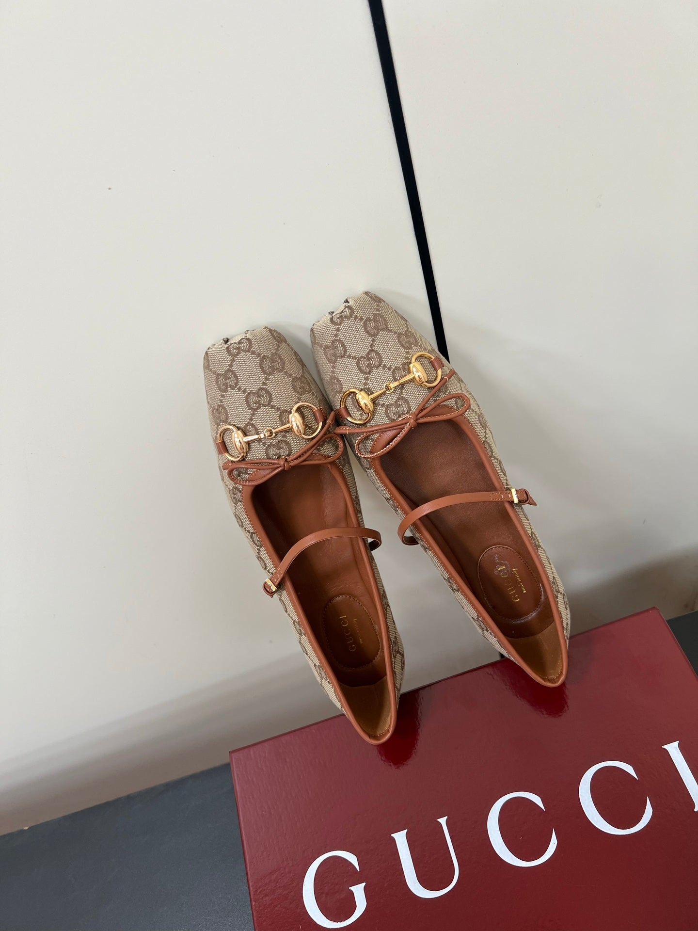 GUCCI MARY JANE 25S IN MINK BROWN CANVAS MIX LAMBSKIN WITH GOLD HARDWARE