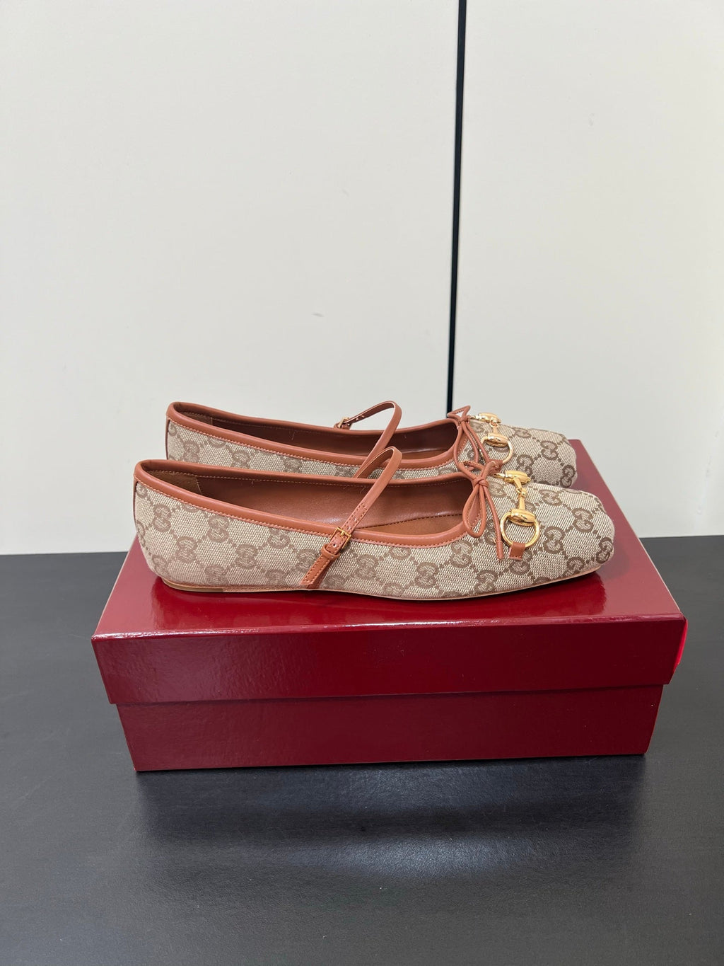 GUCCI MARY JANE 25S IN MINK BROWN CANVAS MIX LAMBSKIN WITH GOLD HARDWARE
