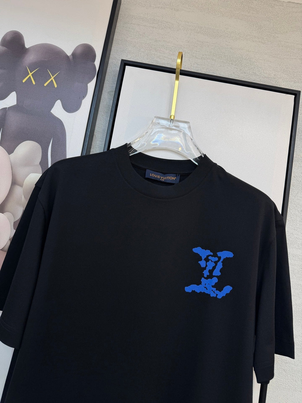 LOUIS VUITTON LV BLACK COTTON T-SHIRT BLUE STYLIZED LOGO 238916