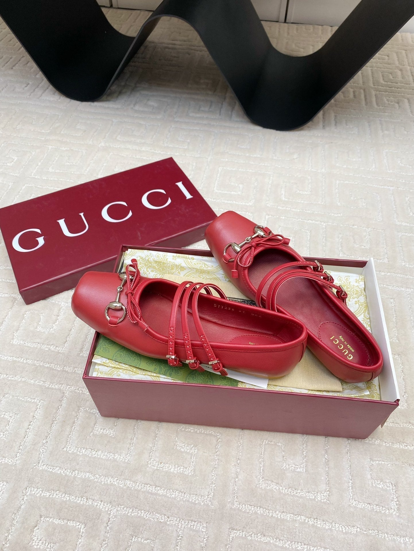 GUCCI BALLET FLAT CRIMSON HORIZONTAL STRAPS LAMBSKIN