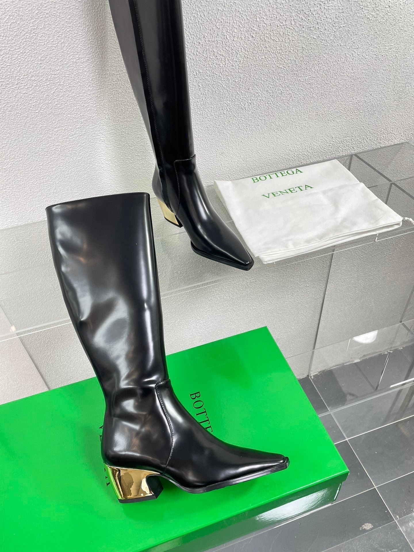 BOTTEGA VENETA TEX HIGH BOOT IN BLACK PATENT CALFSKIN