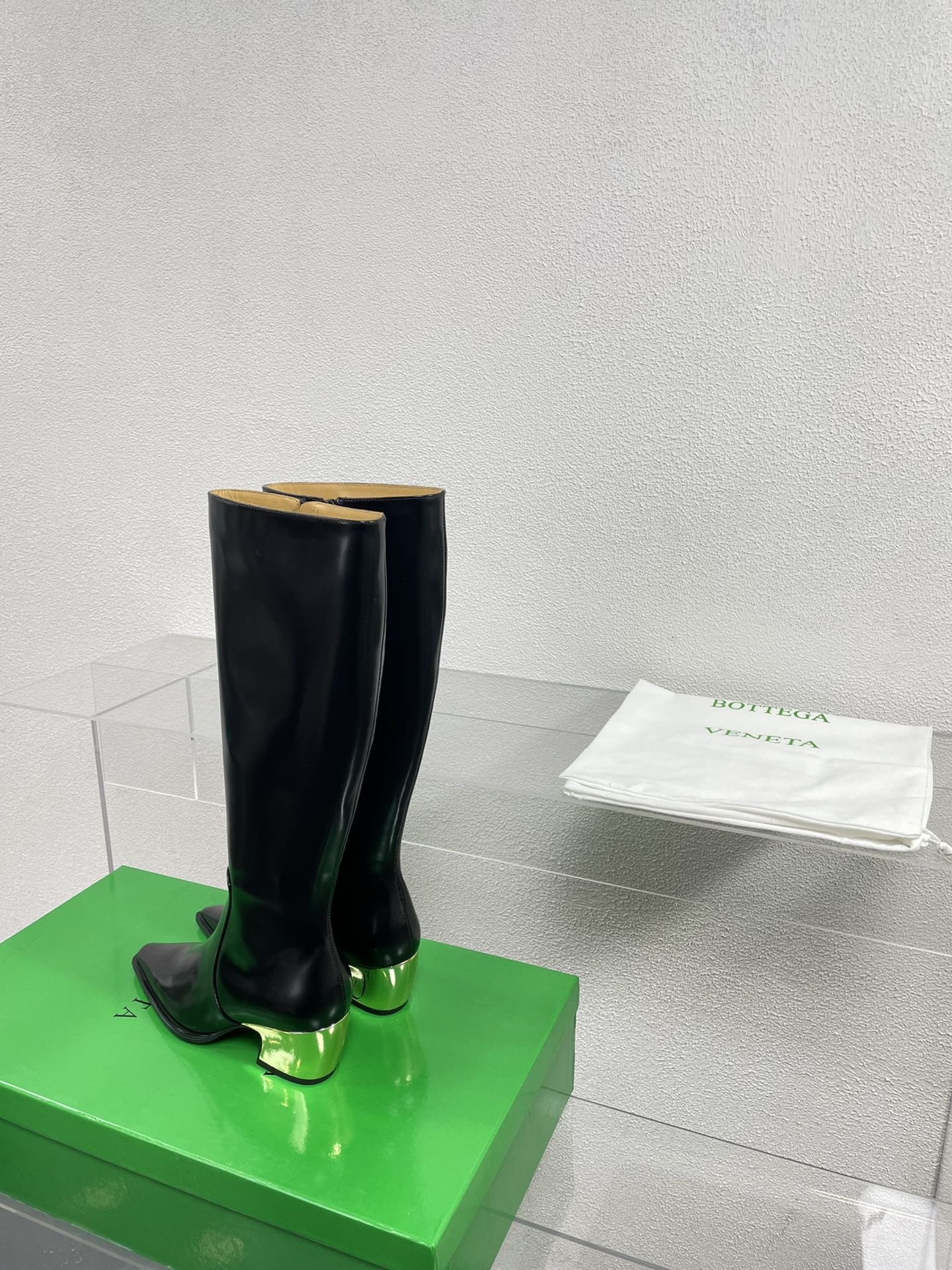 BOTTEGA VENETA TEX HIGH BOOT IN BLACK PATENT CALFSKIN