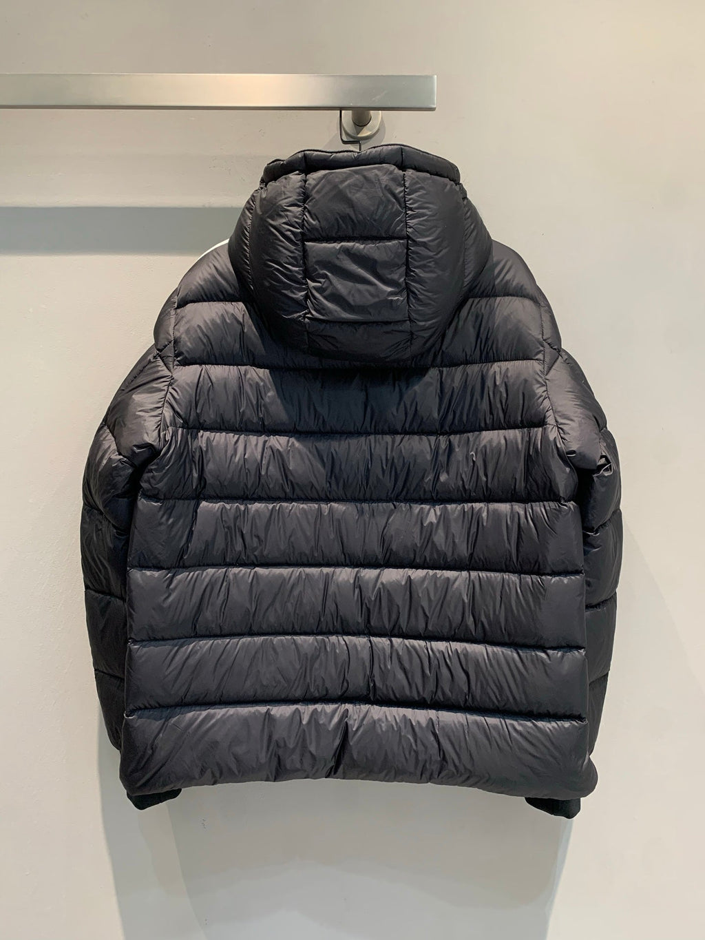 MONCLER 25S DOWN JACKET 371
