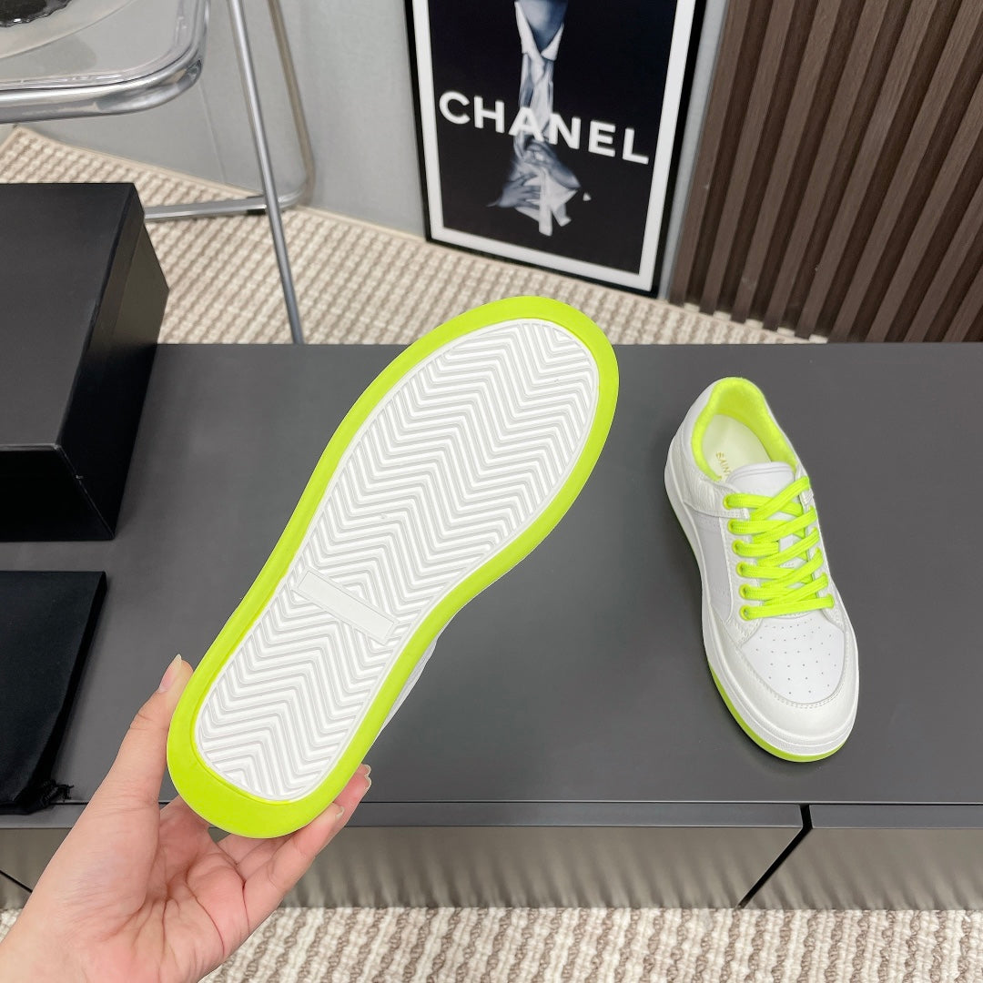 LOUIS VUITTON SL/61 SNEAKERS IN WHITE MIX NEON YELLOW CALFSKIN
