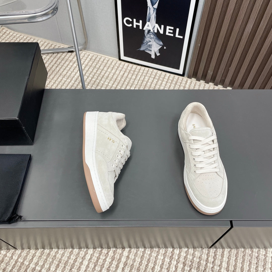 LOUIS VUITTON SL/61 SNEAKERS IN PALE GRAY SUEDE