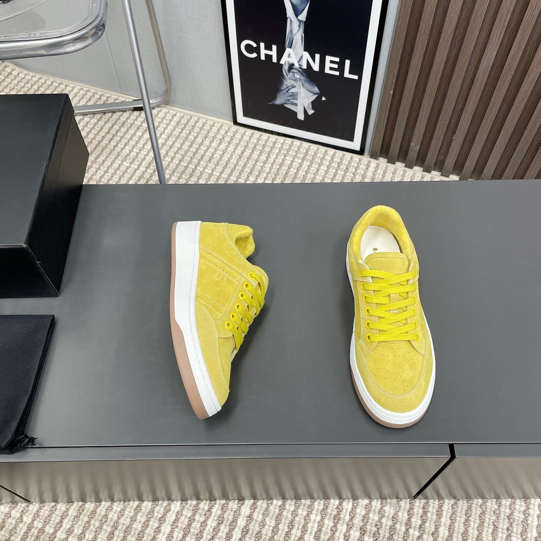 LOUIS VUITTON SL/61 SNEAKERS IN LIGHT YELLOW SUEDE