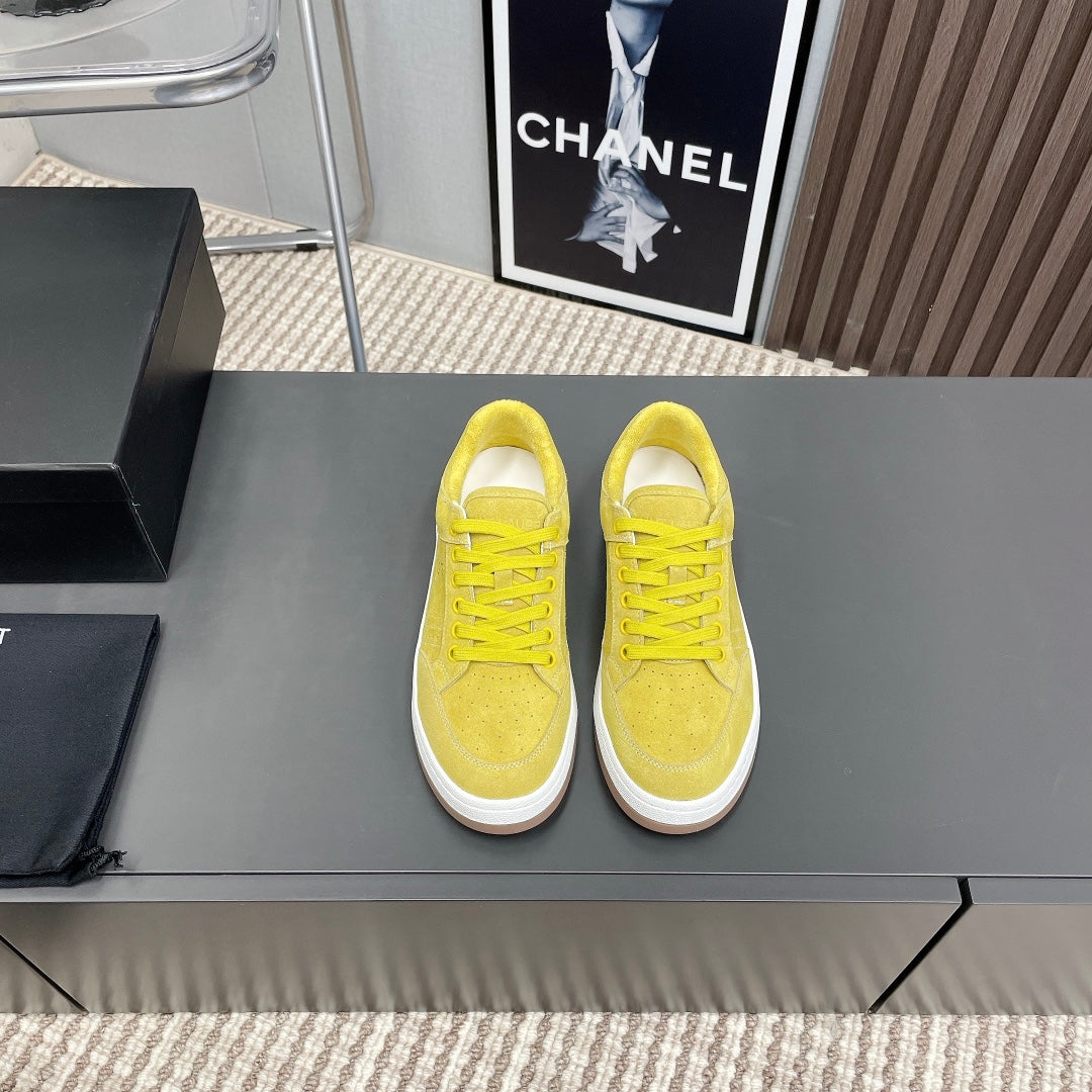 LOUIS VUITTON SL/61 SNEAKERS IN LIGHT YELLOW SUEDE